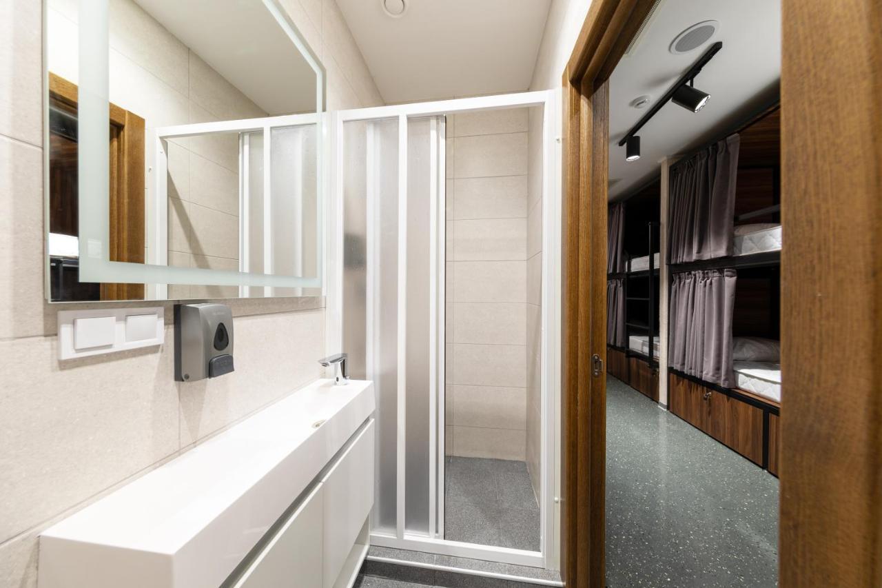 Misto Capsule Hotel Kiev Esterno foto