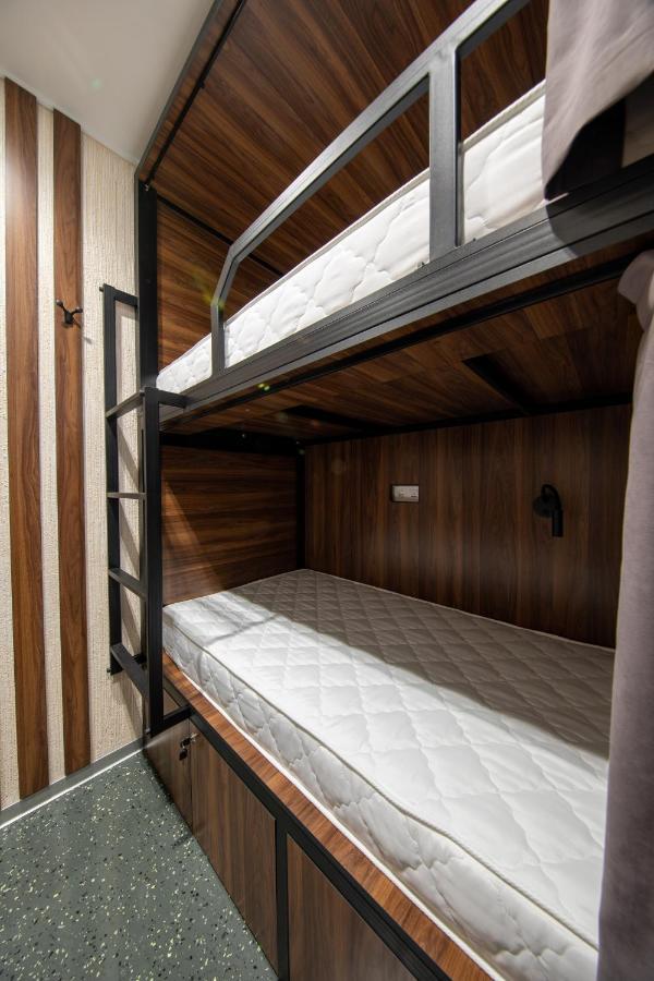 Misto Capsule Hotel Kiev Esterno foto