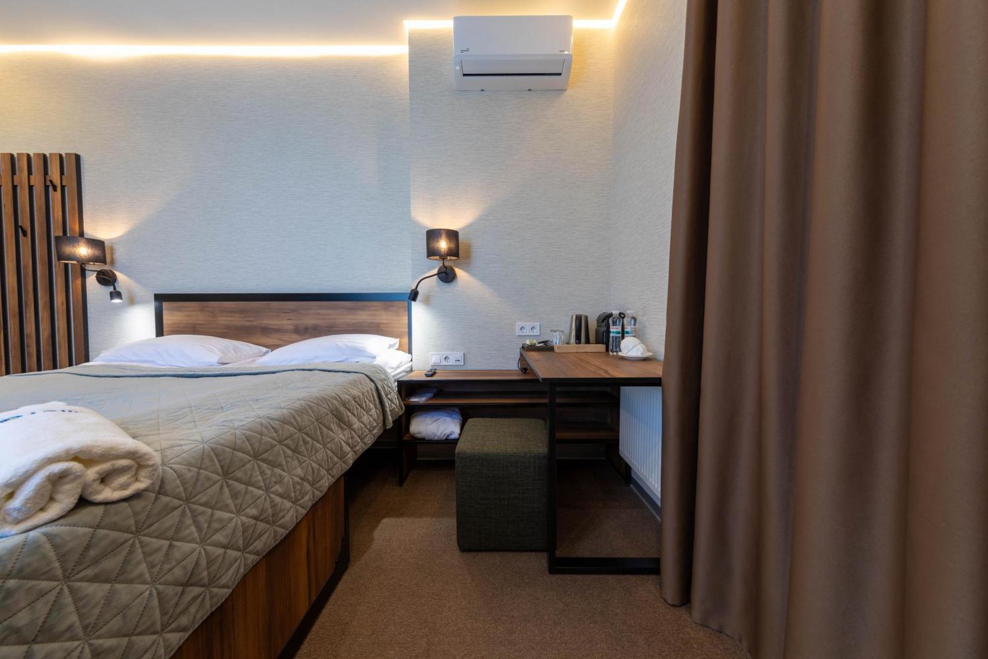 Misto Capsule Hotel Kiev Esterno foto