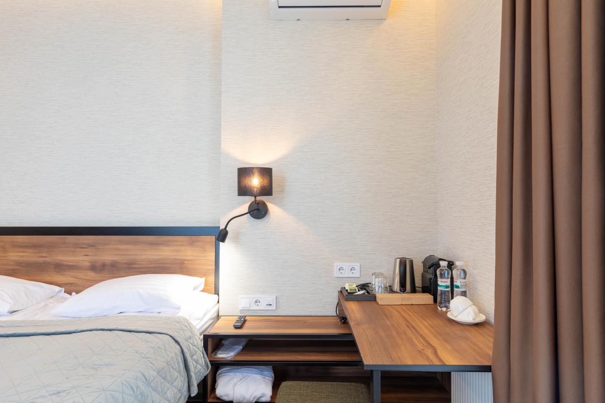 Misto Capsule Hotel Kiev Esterno foto